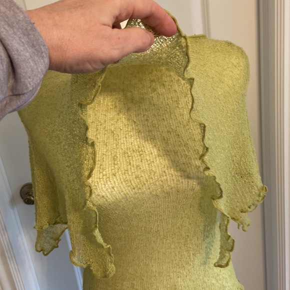 Beautiful Vintage Lime Green Fine Crocheted Knit Top. One size. - Picture 4 of 10
